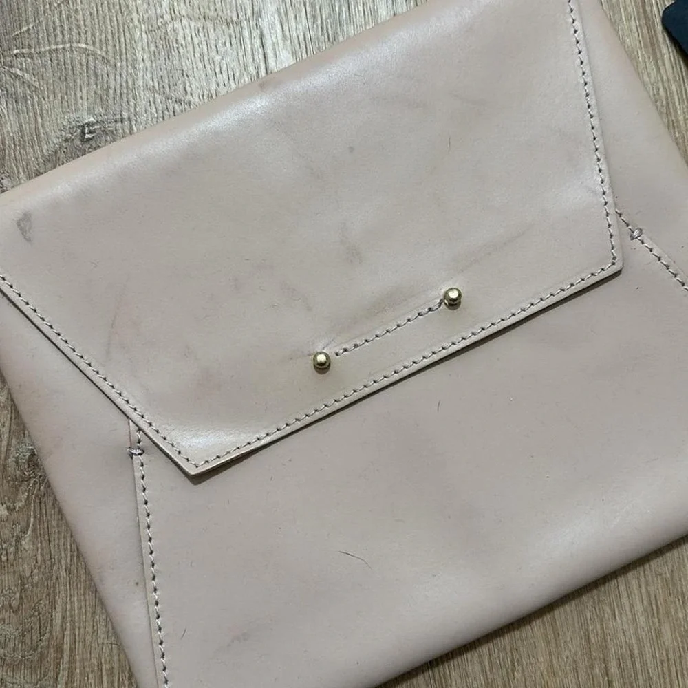 Garuglieri |‎ NEW Italy Nude Beige Blush Leather Envelope Wristlet Clutch Bag